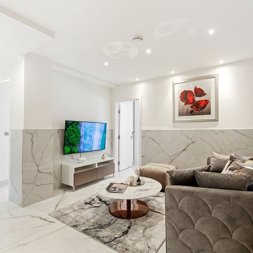 4 Bed Flat, Cumberland Court, W1H - Photo 1