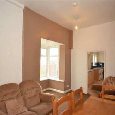 Five bedroom Student Property - Photo 3