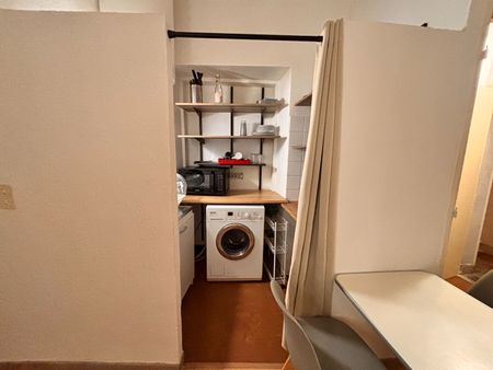NIMES CENTRE - T2 MEUBLÉ DE 36 M2 - Photo 4