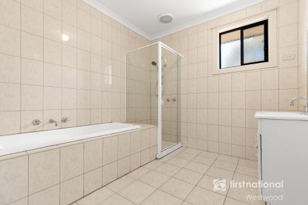 Set in a quiet cozy court!! - Photo 5