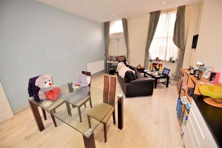 1 bedroom Flat in Aire Street, Leeds - Photo 4