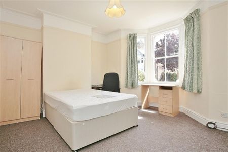 4 bedroom terraced house to rent - Photo 2