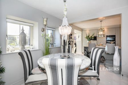 3 bedroom house to rent Snape Hall Barns, Snape Lane, Crewe, CW2 - Photo 4