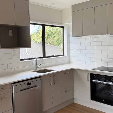 GREAT ONE LEVEL HOME - 3 BEDROOMS - Photo 3