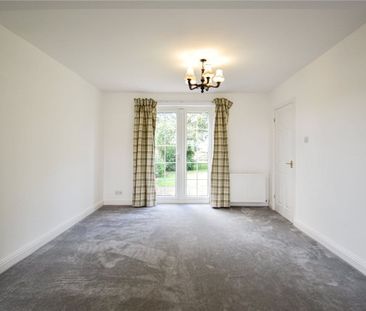A well presented 3 bedroom semi-detached house situated in popular ... - Photo 1