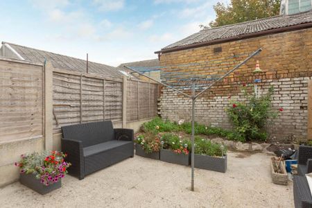 2 bedroom terraced house to rent - Photo 3