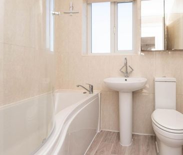 2 bedroom end of terrace house to rent - Photo 4