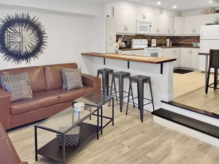 For Lease - 270 Scarlett Road Unit# 804, Toronto, Ontario - Photo 2