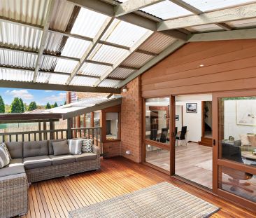 HIGHLY VERSATILE FLOORPLAN WITH GORGEOUS LANDSCAPE - Photo 3