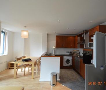 2 bedroom flat to rent - Photo 4