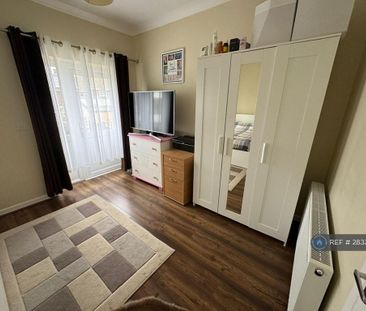 2 bedroom bungalow to rent - Photo 1