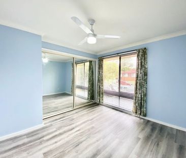 ONE BEDROOM GRANNY FLAT UPSTAIRS ABOVE GARAGE - WATER USAGE INCLUDE... - Photo 3