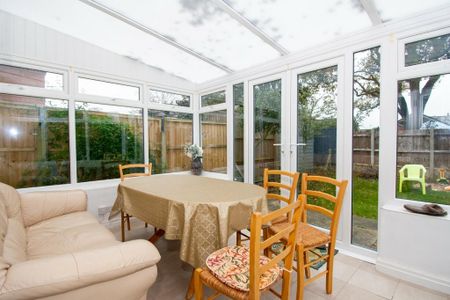 4 bedroom detached house to rent - Photo 2