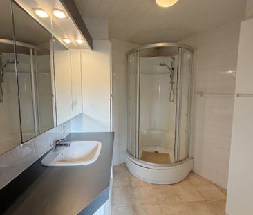 Gezinswoning met 4 slaapkamers en loods! - Foto 3