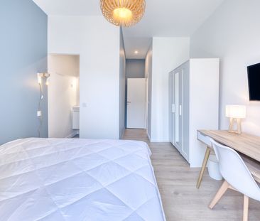 ANGLETERRE Colocation 5 chambres à Nice - Photo 1