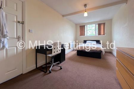 3 Bedroom Flat for rent in Woodsley Road - Photo 5