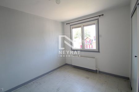 Location Appartement 2 pièces 40m² PARAY LE MONIAL 71600 - Photo 2