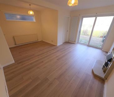 3 bedroom semi-detached house to rent - Photo 2