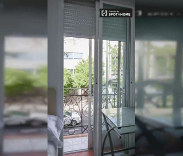 Rooms for rent in 5-bedroom apartment in Portazgo - Foto 3