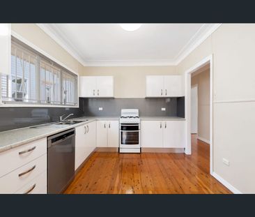 45 Oxley Drive, Holland Park, Qld 4121 - Photo 2