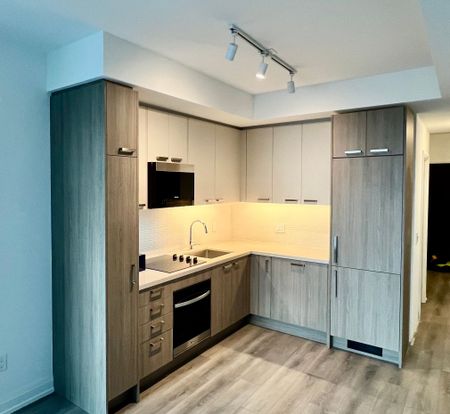 For Lease - 20 Soudan Avenue Unit# 2105, Toronto, Ontario - Photo 2