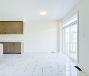 For Lease - 2237 crystal Drive, Oshawa, Ontario - Photo 3