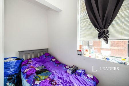 2 bedroom house to rent Chichester Road, Portsmouth, PO2 - Photo 3