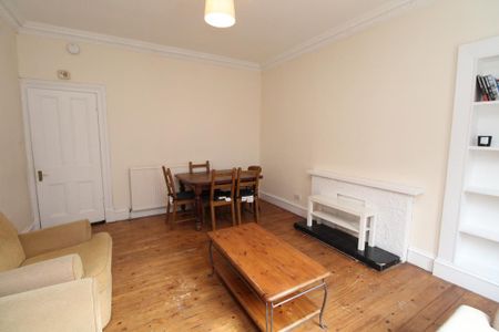 3 bedroom flat to rent - Photo 5