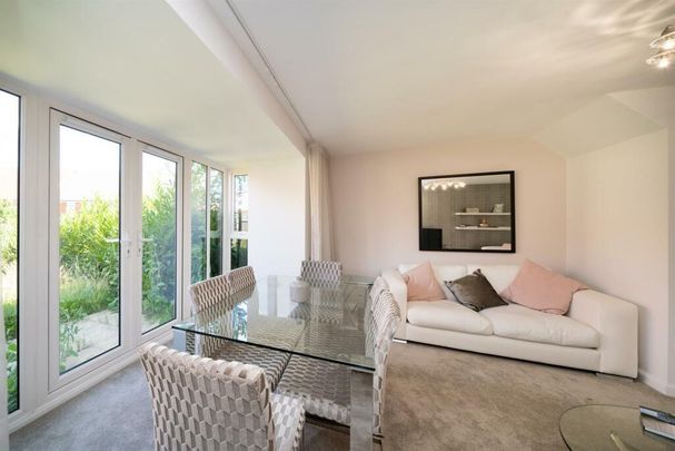 4 bedroom semi-detached house to rent - Photo 1