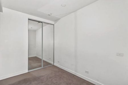 Corner with additional study and Internal balcony - Photo 2