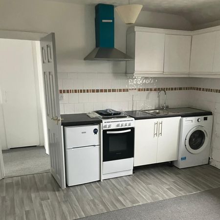 £875 PCM (Gas Bills Included), Newly Refurbished One Bedroom First Floor Flat in Tweedsmuir Road, Tremorfa, Cardiff, CF24 2QY - Photo 3