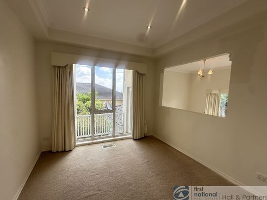 Spacious Split-Level Family Home in Prime Berwick Location - Photo 1