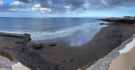 Telde, Canary Islands - Photo 2