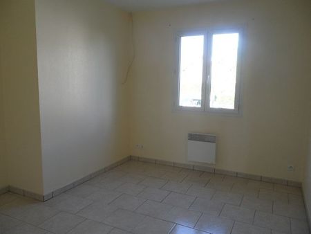 A LOUER - Maison de 2006 - 94.30m² avec jardin et garage - Photo 4