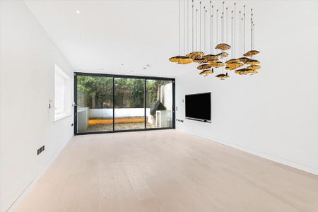 5 bedroom detached house to rent - Photo 2