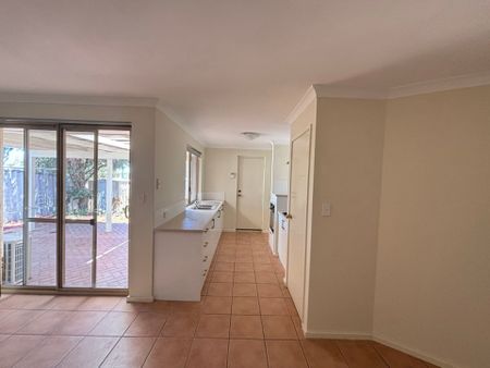 Prime Melville Location – Just Show up to View&excl; Home Open 20&sol;21&sol;9&sol;25 Sat & Sun 10am - 10&period;30am - Photo 5
