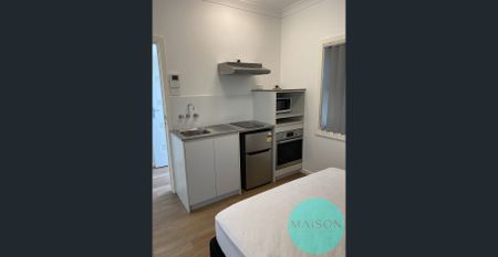 NEW Studio Apartments, with bathroom, kitchen and air con! Furnished! - Photo 5