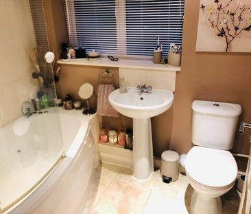 3 bedroom terraced house to rent - Photo 5