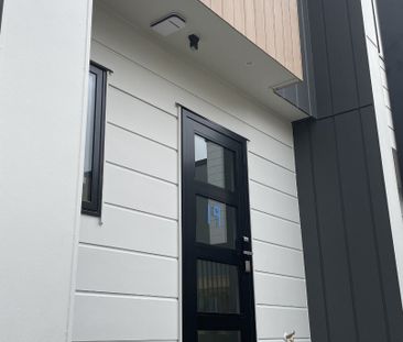 37 Fantail Place, Avondale - Photo 1