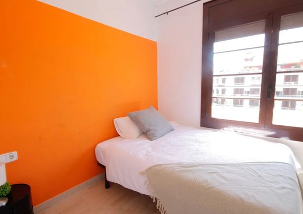 Carrer de Villarroel, Barcelona, Catalonia 08011