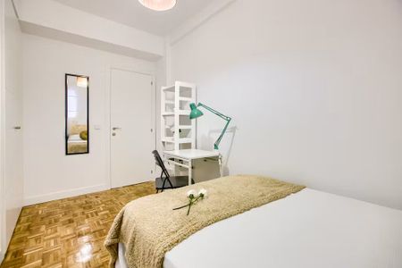 Calle de Lope de Rueda, Madrid, Community of Madrid 28009 - Photo 2