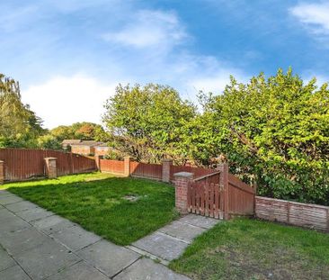 4 bedroom detached house to rent - Photo 2