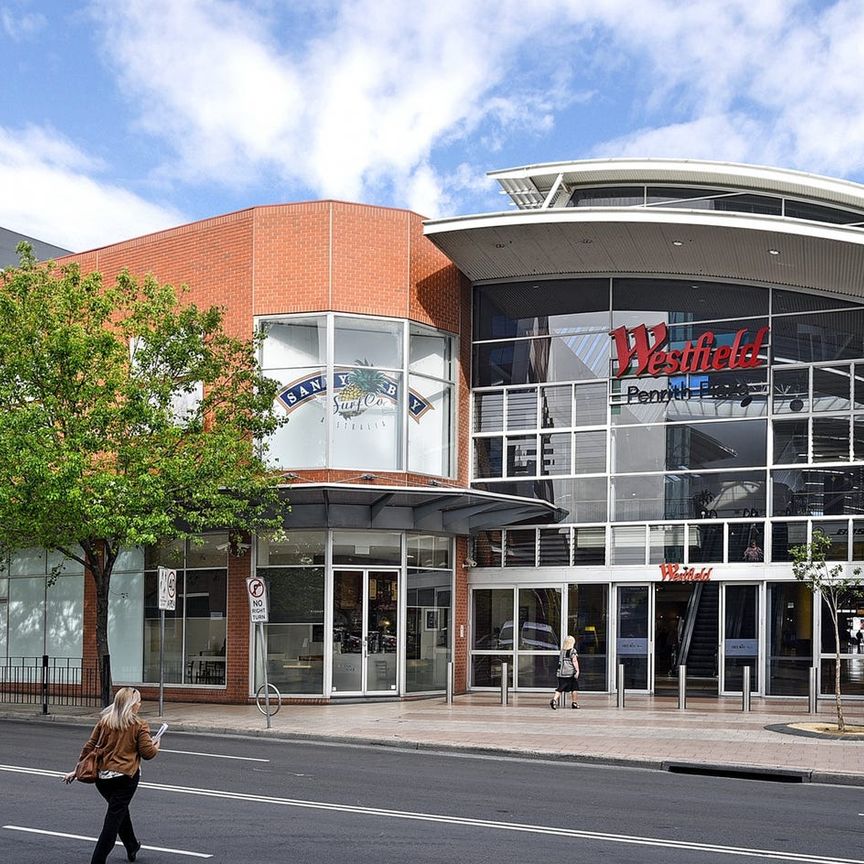 Contemporary apartment in prime Kingswood location - Photo 1