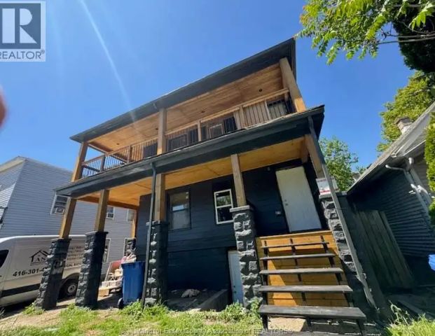 945 WELLINGTON AVENUE Unit# 7 — 3 Bedroom - Photo 1