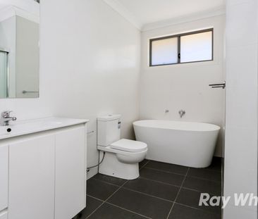 Great location, Priced to lease! - Photo 5