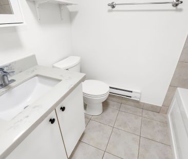 For Lease - 118 Braemar Avenue Unit# 1, Toronto, Ontario - Photo 2