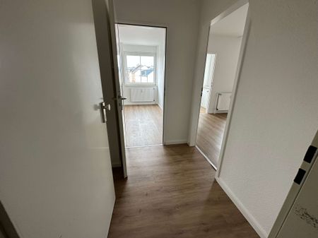 4,5 Zimmer im 5. OG = DG / zwei Süd-Balkon / Lift u.v.m. - Photo 2