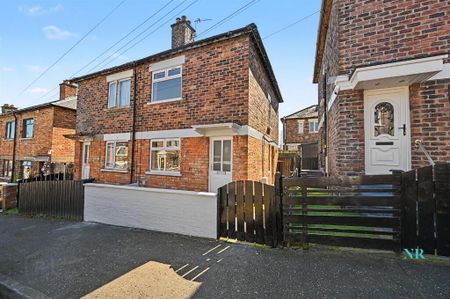 40 Dhu Varren Crescent, Belfast, BT13 3FL - Photo 2