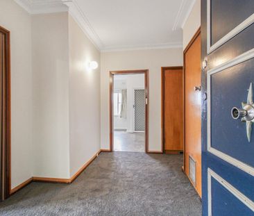 MID CENTURY CLASSIC WITH GREAT BACK GARDEN - Photo 6