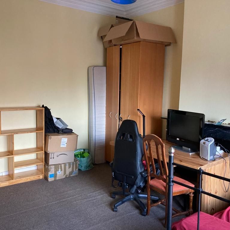 KAMER MET EIGEN BADKAMER VOOR ONDERHUUR VAN 6 JULI TOT 1 SEP - Photo 1